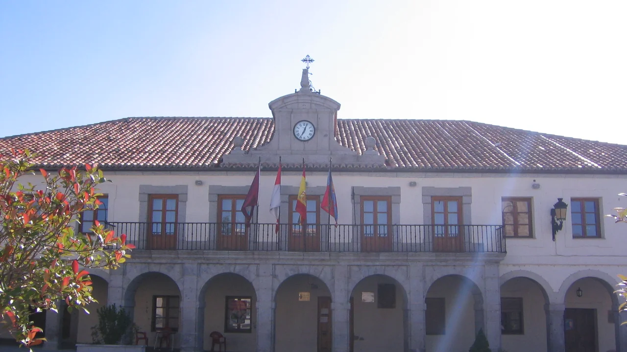 Villacastín, ayuntamiento.JPG